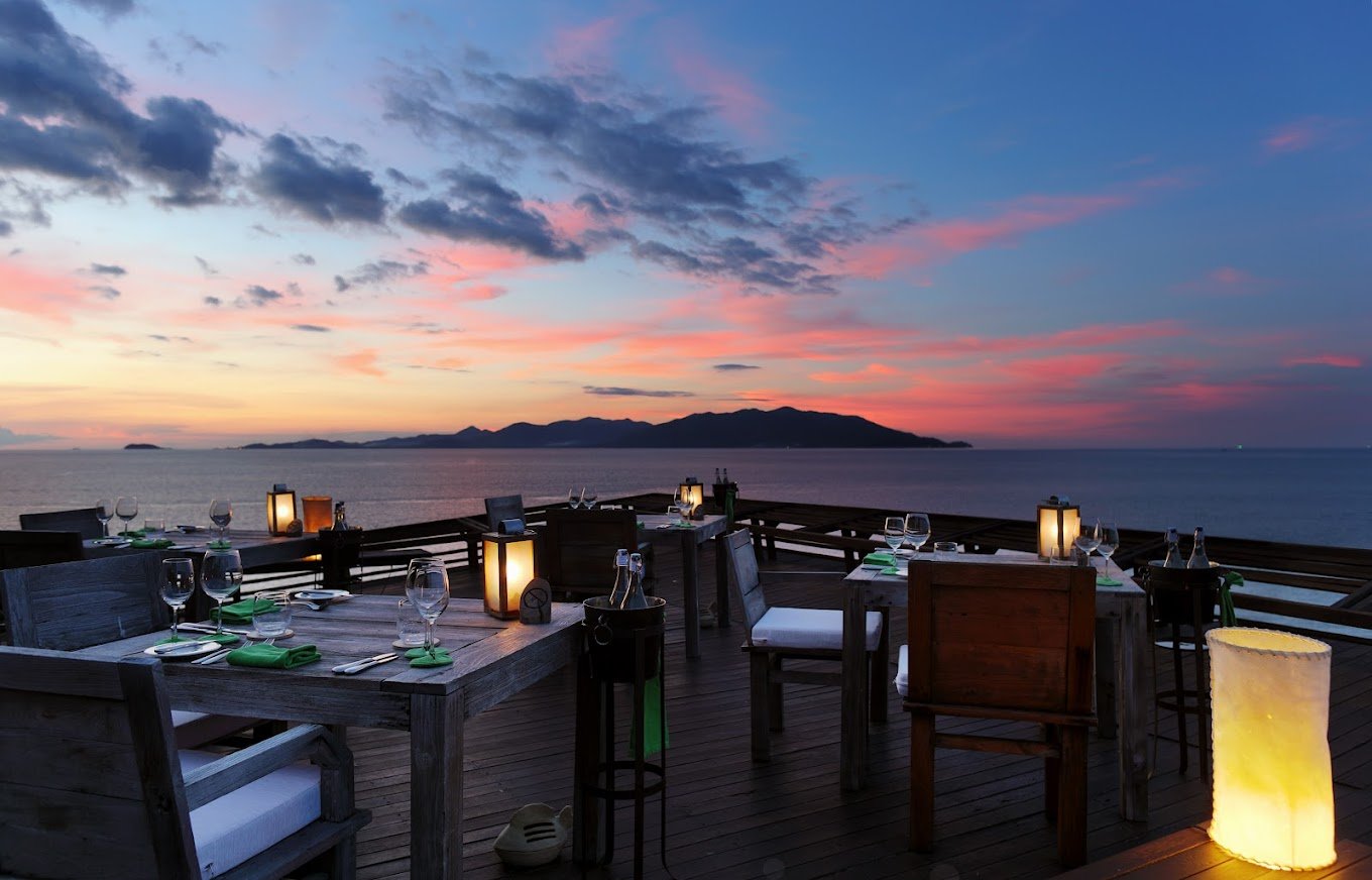 A Food Lover’s Guide to Koh Samui: Best Restaurants and Street Food